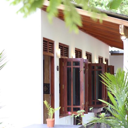 Bakery Family Guest House Mirissa Exterior photo