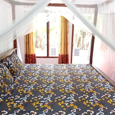 Bakery Family Guest House Mirissa Exterior photo