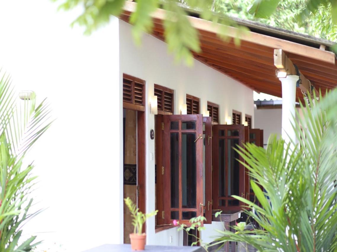 Bakery Family Guest House Mirissa Exterior photo