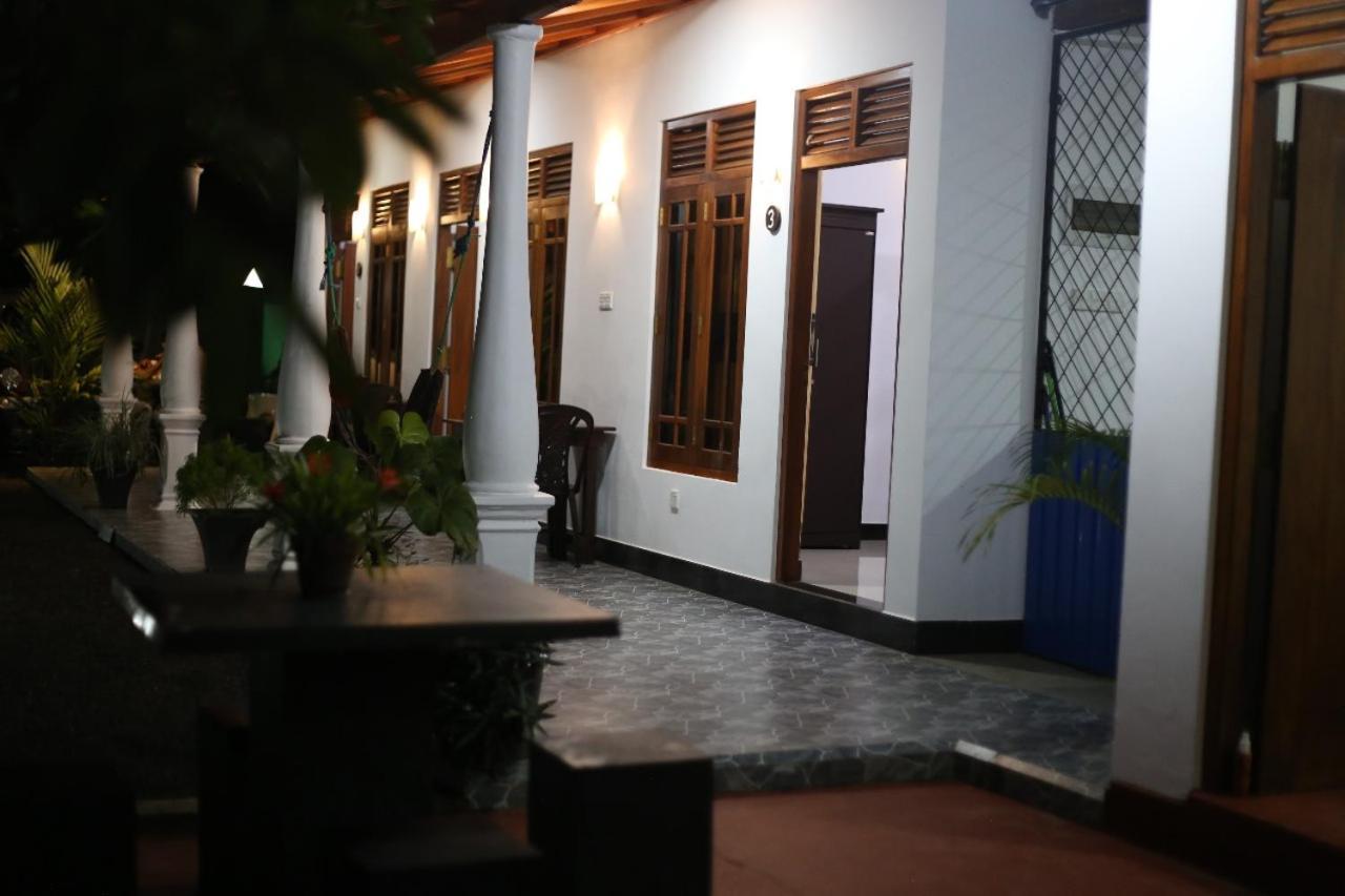 Bakery Family Guest House Mirissa Exterior photo