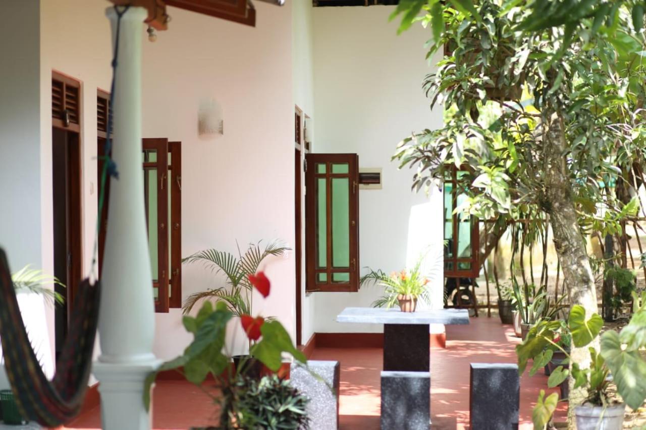 Bakery Family Guest House Mirissa Exterior photo