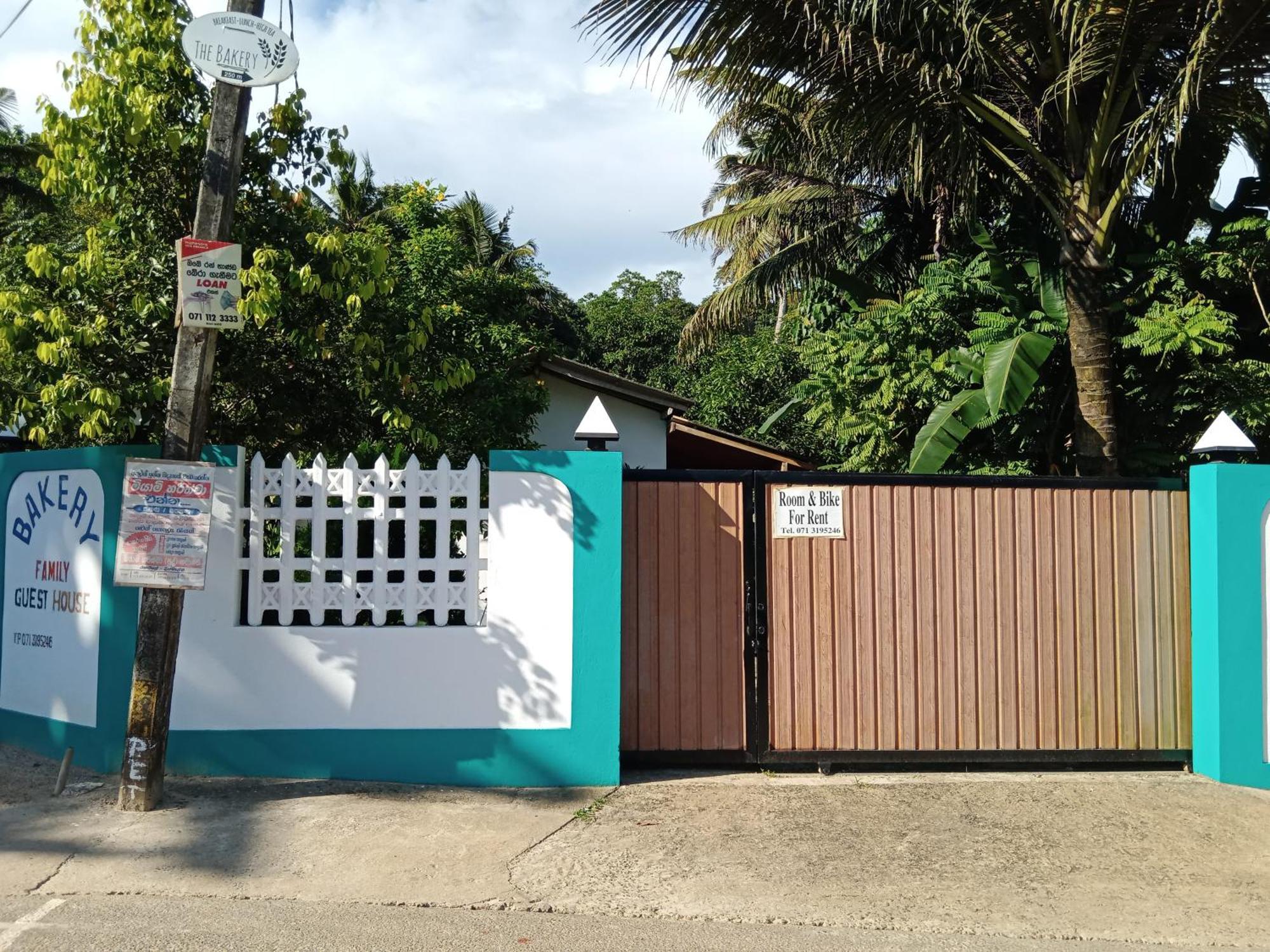 Bakery Family Guest House Mirissa Exterior photo