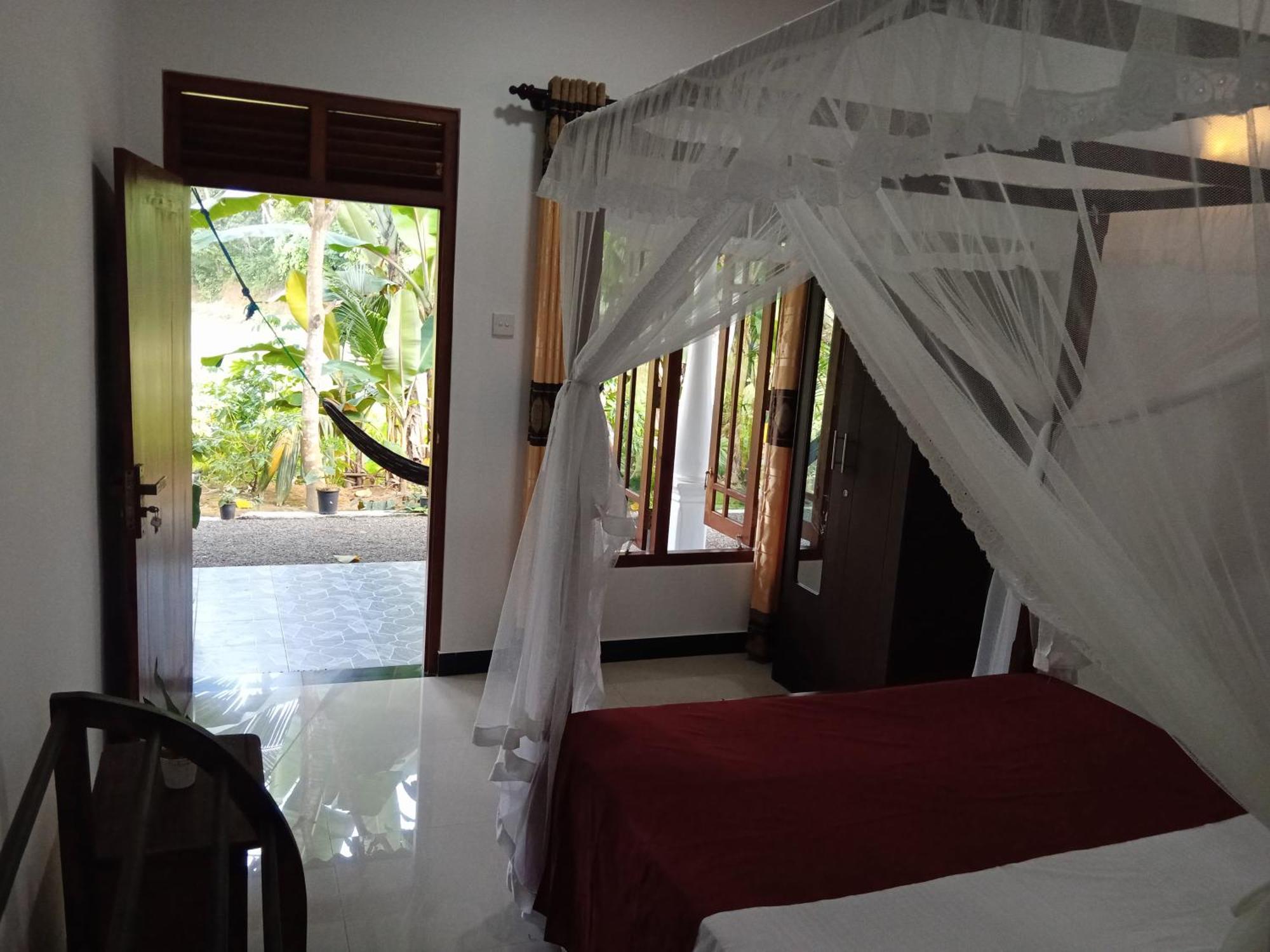 Bakery Family Guest House Mirissa Exterior photo