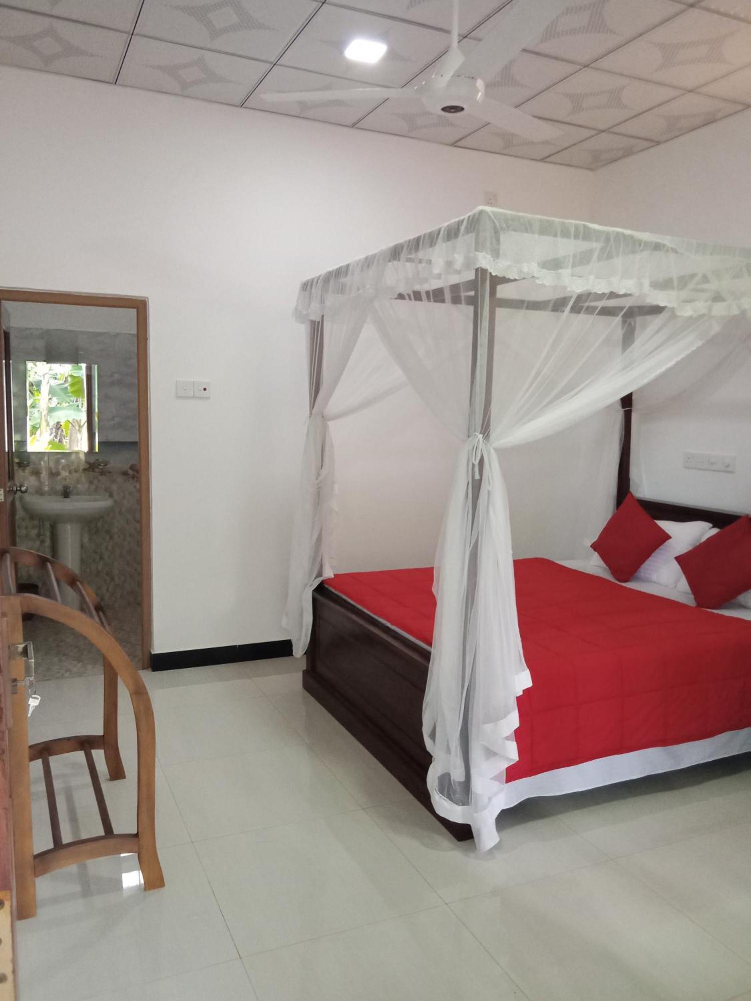 Bakery Family Guest House Mirissa Exterior photo