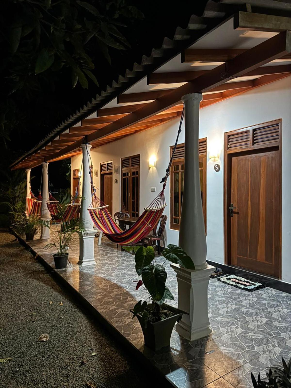 Bakery Family Guest House Mirissa Exterior photo
